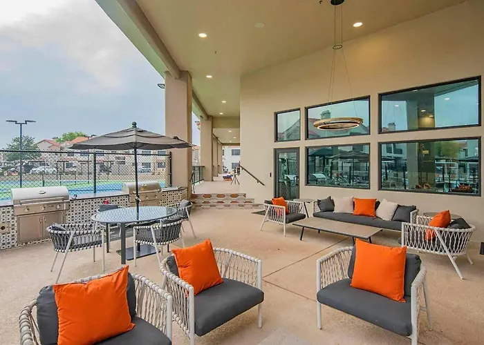 Remodeled Travelers Haven Modern & Stylish 2Br Scottsdale